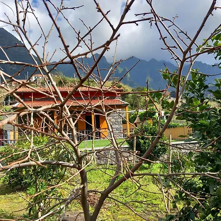 Nyaraló Refugio Do Limoeiro *